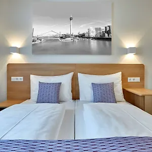 Mcdreams Duesseldorf-city Отель